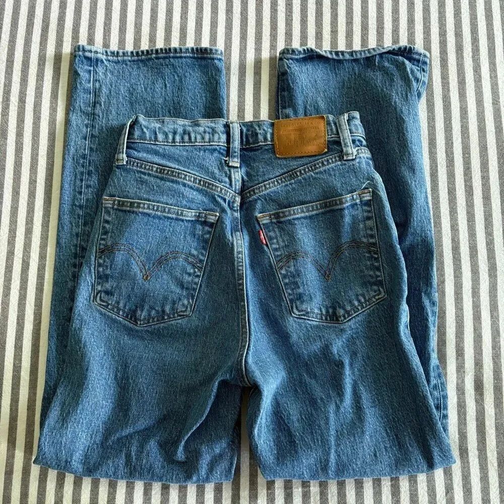Levi’s Premium Ribcage Straight Ankle Jeans Size 26